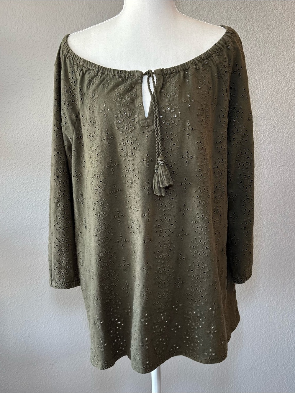 J Jill Olive Green Eyelet Tassel Tie Blouse Medium 3/4 Sleeves Boho Prairie